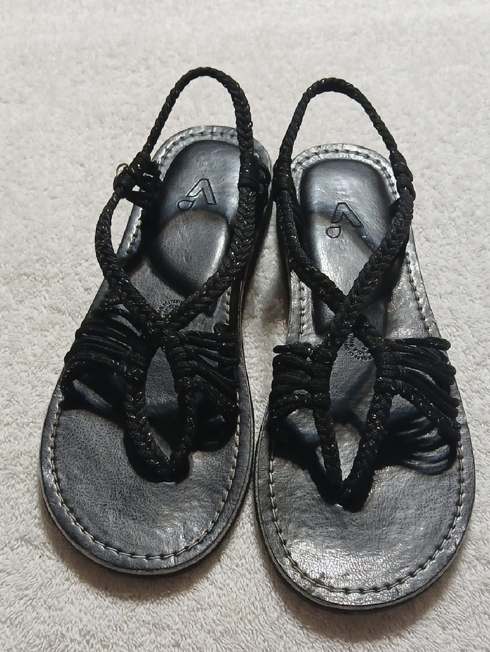 Vines Islandwear Sandals Size 10